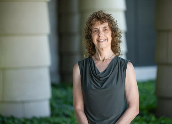 Headshot of Cindy Barrere