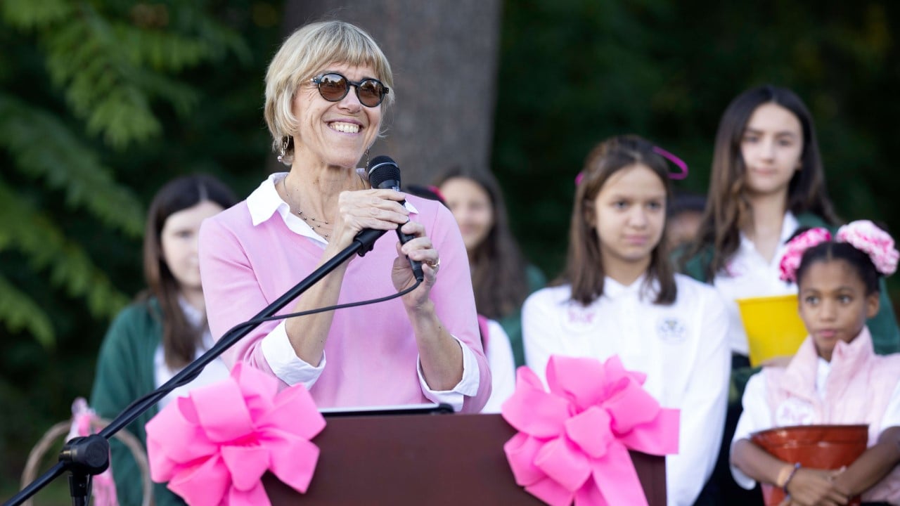 Professor Sheila Molony speaks at podium