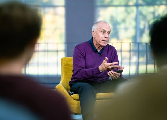 Tim Kurkjian speaks to the crowd